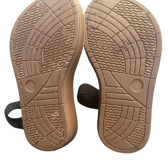 Little Star Black and Silver Stud Girls Sandal. Toddler Size 4. Great Condition. - Picture 5 of 5